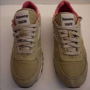 Women’s Saucony Shadow Sneakers